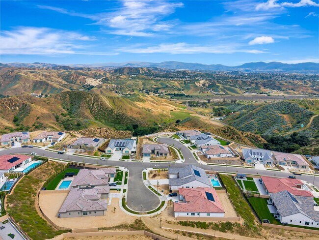 Building Photo - 30000 N Camino los Robles