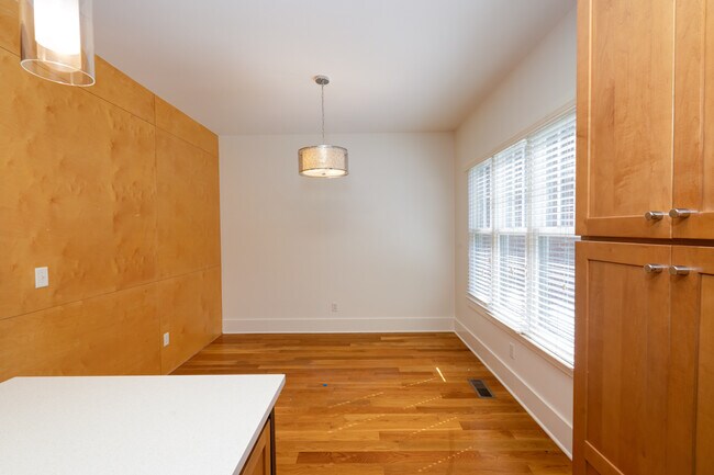 Building Photo - 3186 Parthenon Ave