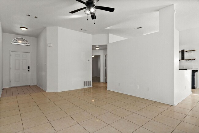Building Photo - 4803 Topsey Dr