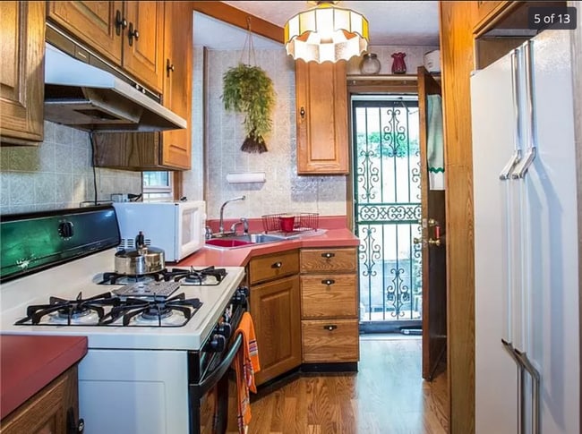 Building Photo - 3 Bed 1.5 Bath- Pittsburgh PA