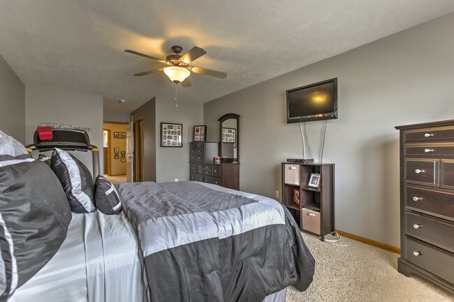 Building Photo - 1745 N 175th Ct