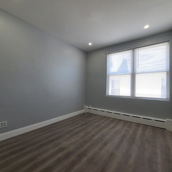 Building Photo - 6117 Monitor Plz