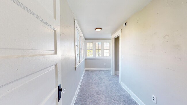 Building Photo - 7408 Dudley Ave