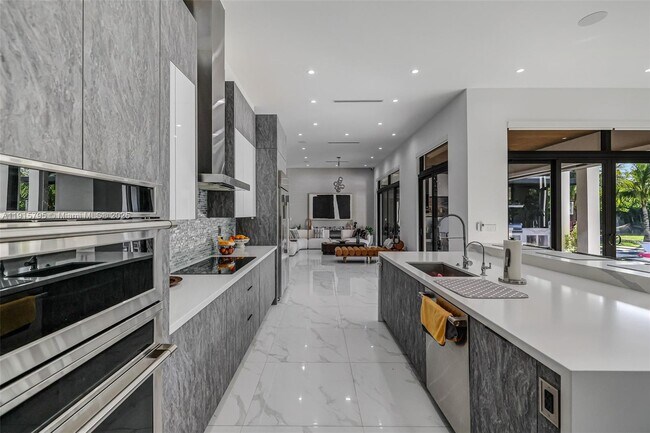 Building Photo - 250 NW 129th Ave