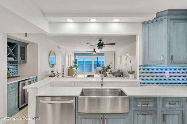 Building Photo - 1125 Jimmy Buffett Mem Hwy