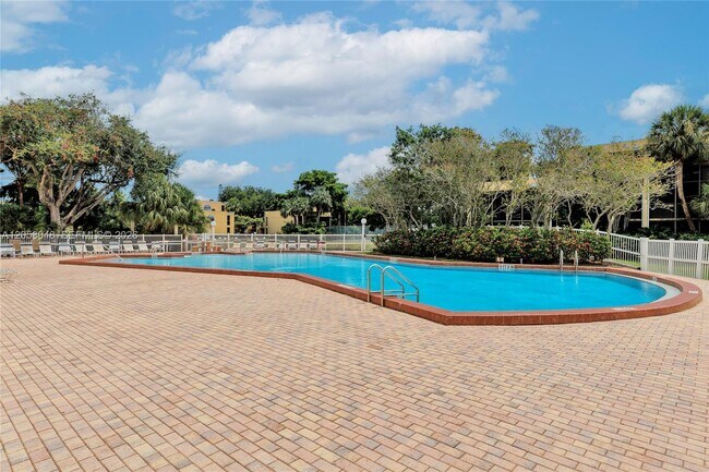 Building Photo - 2930 SW 87th Terrace