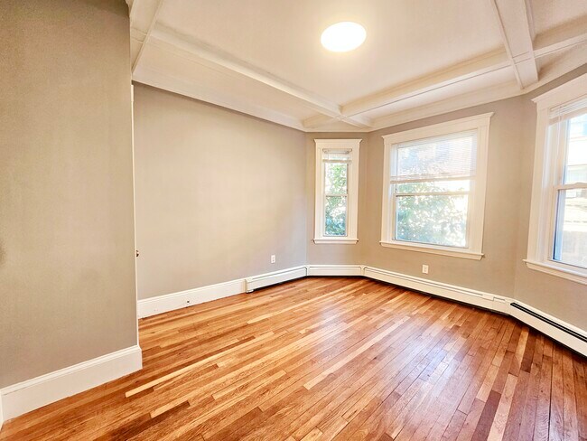 Building Photo - 141 Sutherland Rd