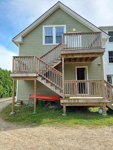 Building Photo - 131 School St