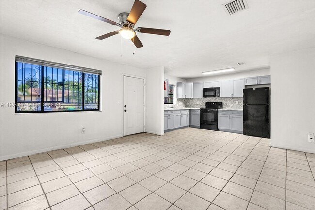 Building Photo - 28145 SW 142nd Ct