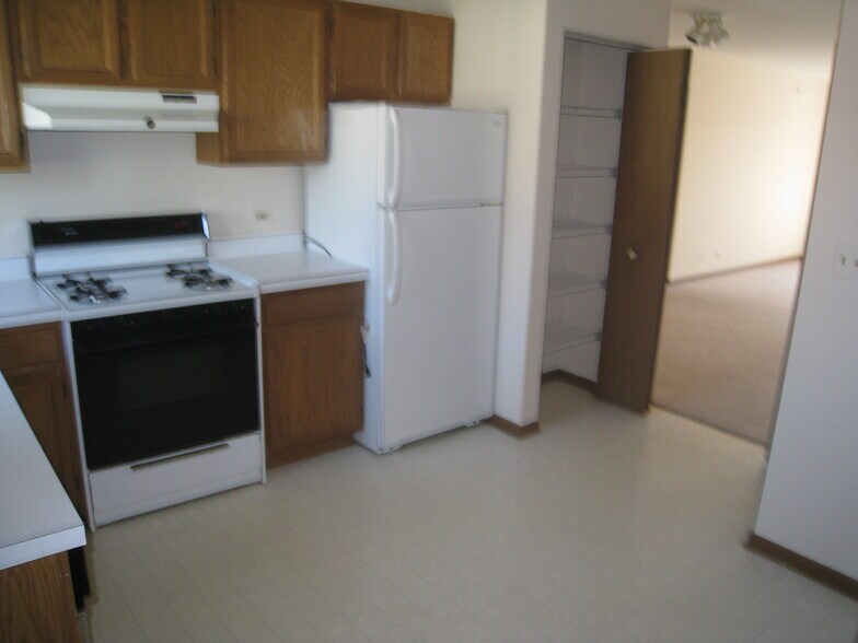 Building Photo - 425 N Eric Dr