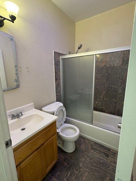 Building Photo - 28029 Colony Ct