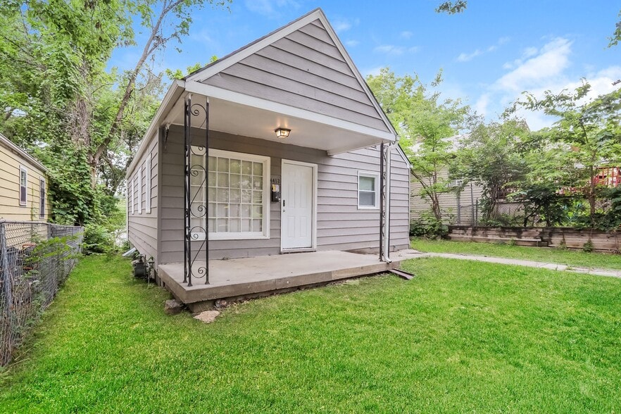 Building Photo - 4412 Myrtle Ave