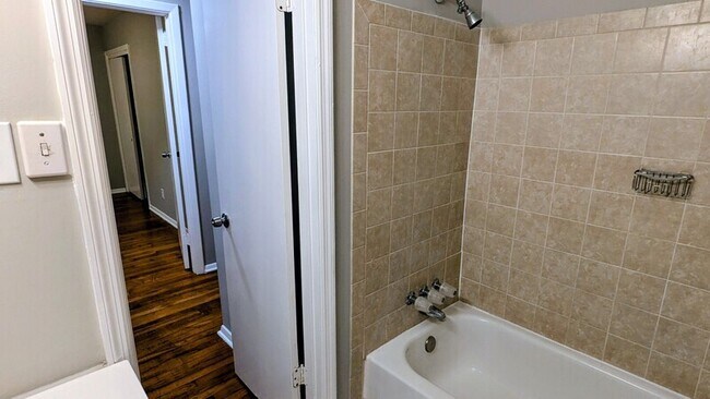 Building Photo - 3100 Highland Dr SE