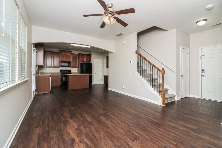 Building Photo - 98 High Point Way