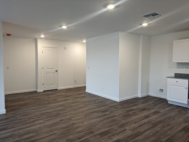 Building Photo - 1436 W Toltec Dr