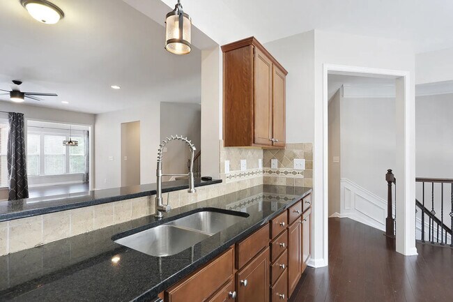 Building Photo - 5113 Kempsford Ct