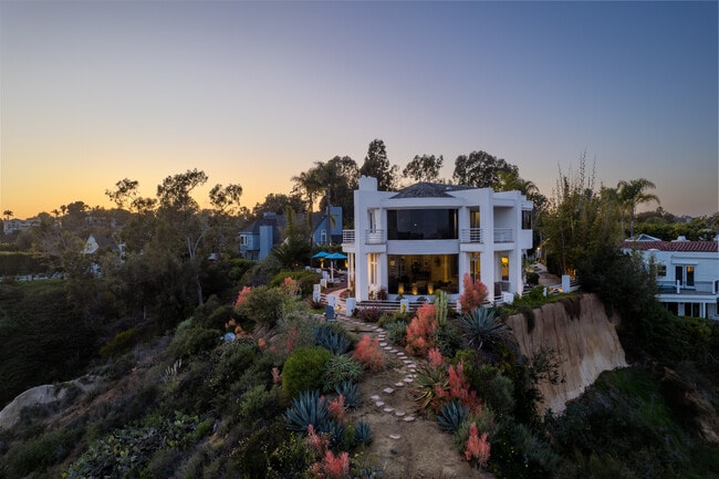 Building Photo - 4628 Rancho Reposo