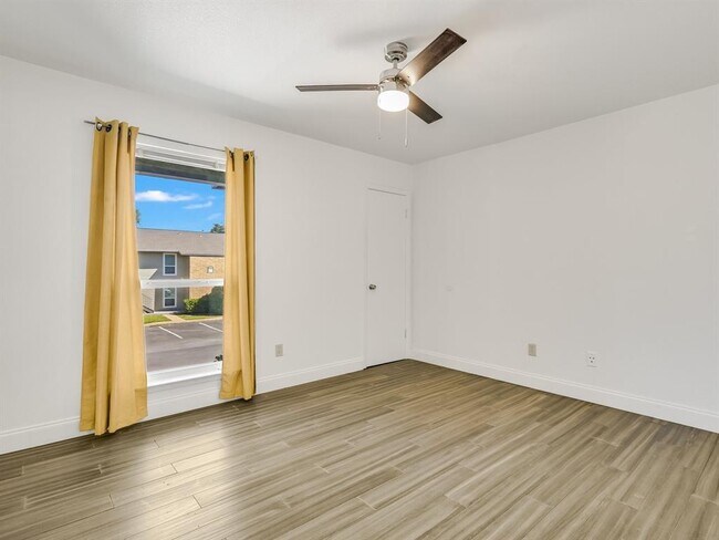 Building Photo - 10616 Mellow Ln