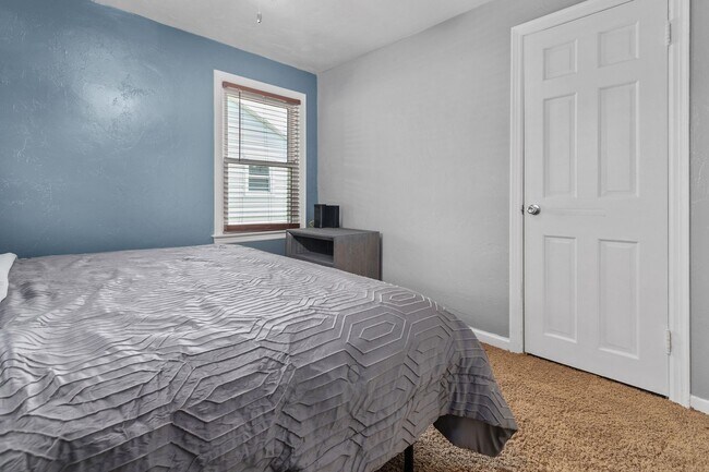 Building Photo - 2 Bedroom House in Green Bay