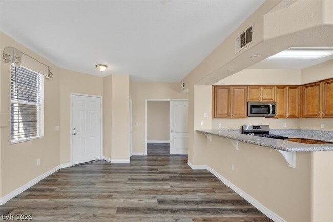 Building Photo - 9901 Trailwood Dr