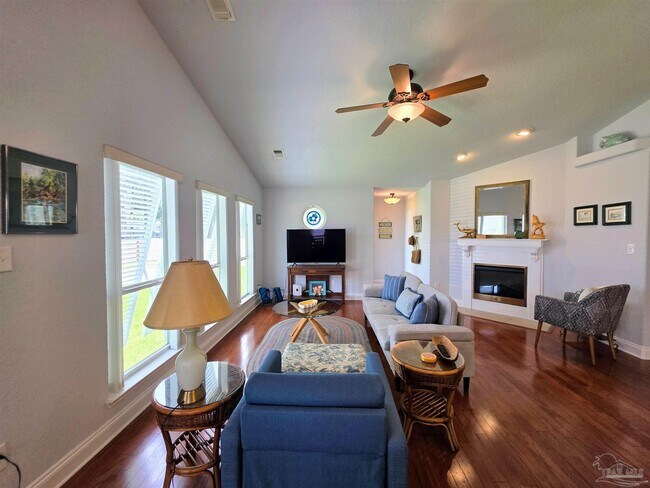 Building Photo - 949 Osprey Ct