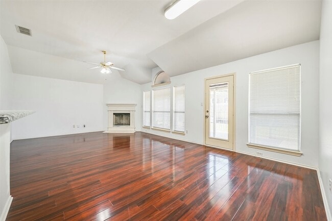 Building Photo - 700 N Emma Dr