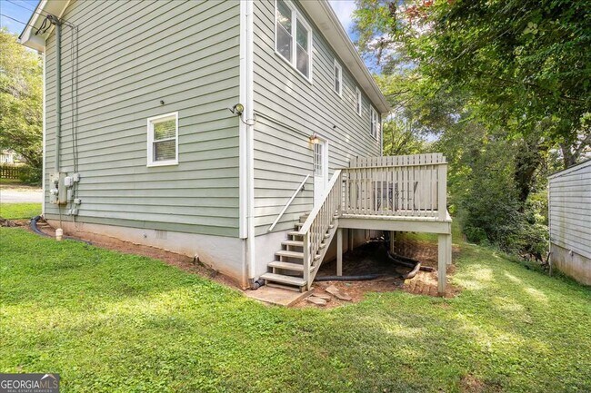 Building Photo - 840 Rosedale Ave SE