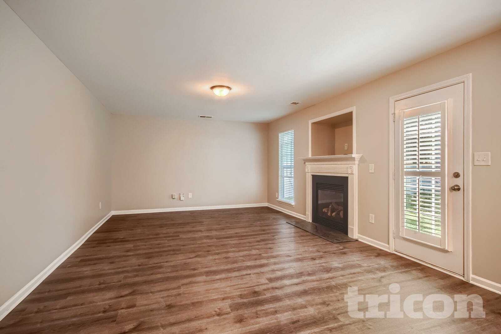 Building Photo - 5606 Fenway Dr