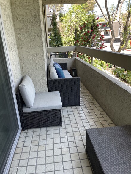 Balcony - 8960 Cynthia St