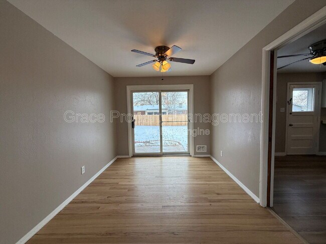 Building Photo - 3055 Carson St