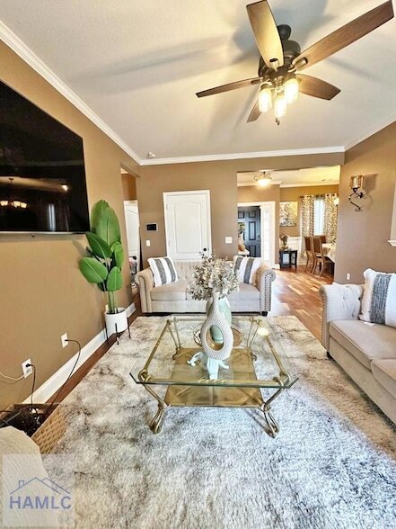 Building Photo - 1102 Sara Ln