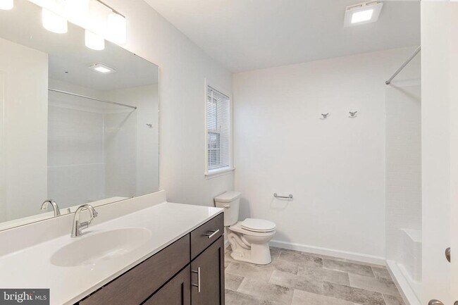 Building Photo - 7841 Briarwood Dr