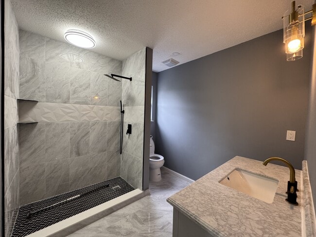 Building Photo - 1634 Pamela Lorraine Dr