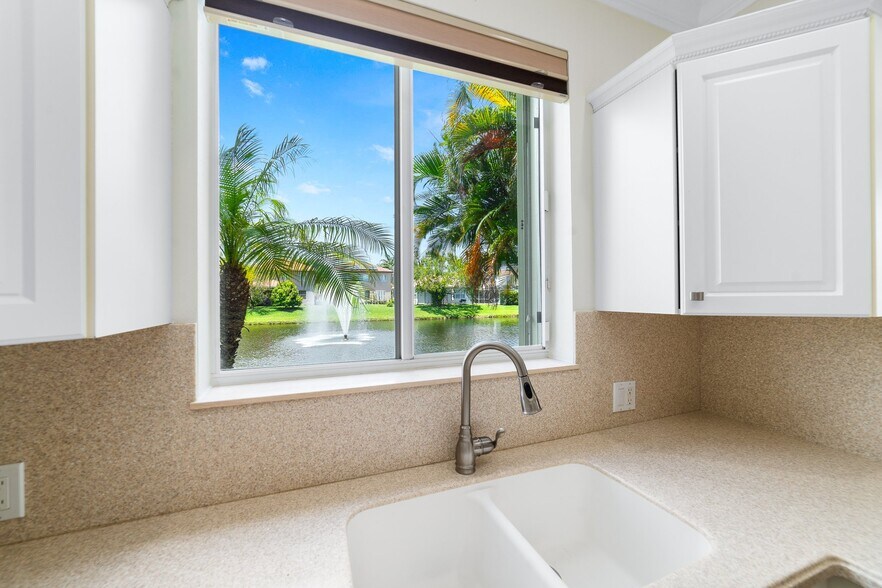 Building Photo - 3057 Laurel Ridge Cir