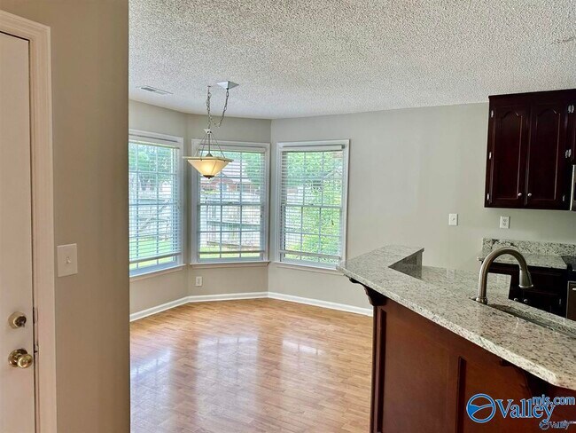 Building Photo - 111 Tumbleweed Dr