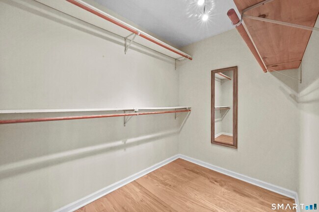 Building Photo - 187 Lovers Ln