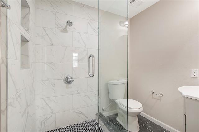 Building Photo - 2709 Kilburn Ave