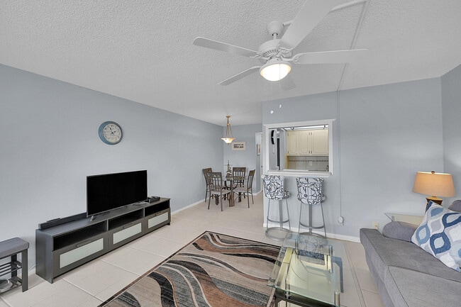 Building Photo - 371 Durham Cir