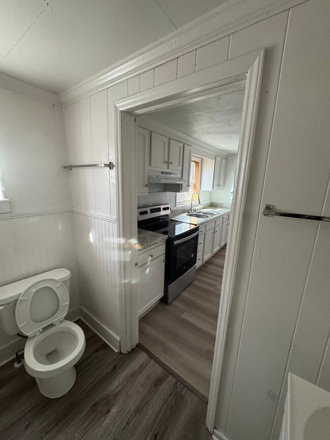 Building Photo - Strand