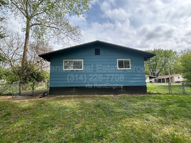 Building Photo - 11 Anistasia Dr