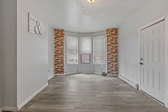 Building Photo - 179 Elk St