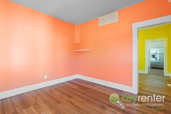 Building Photo - N Jefferson Duplex