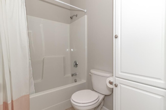 Building Photo - 434 Bowen Fls