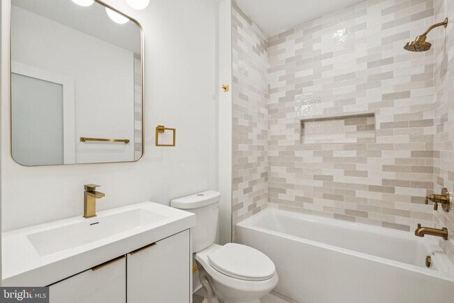 Building Photo - 5034 Florence Ave