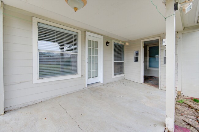 Building Photo - 14802 Newton Falls Ln