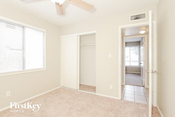 Building Photo - 11631 N 58th Dr