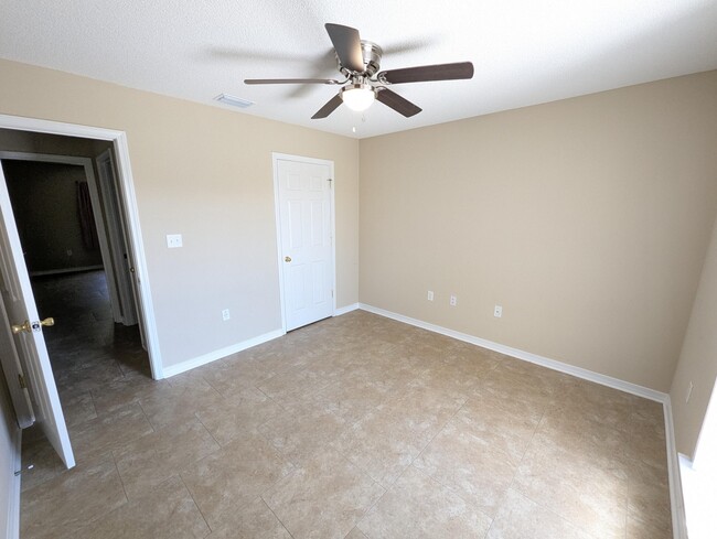 Building Photo - 9708 Parker Lake Cir