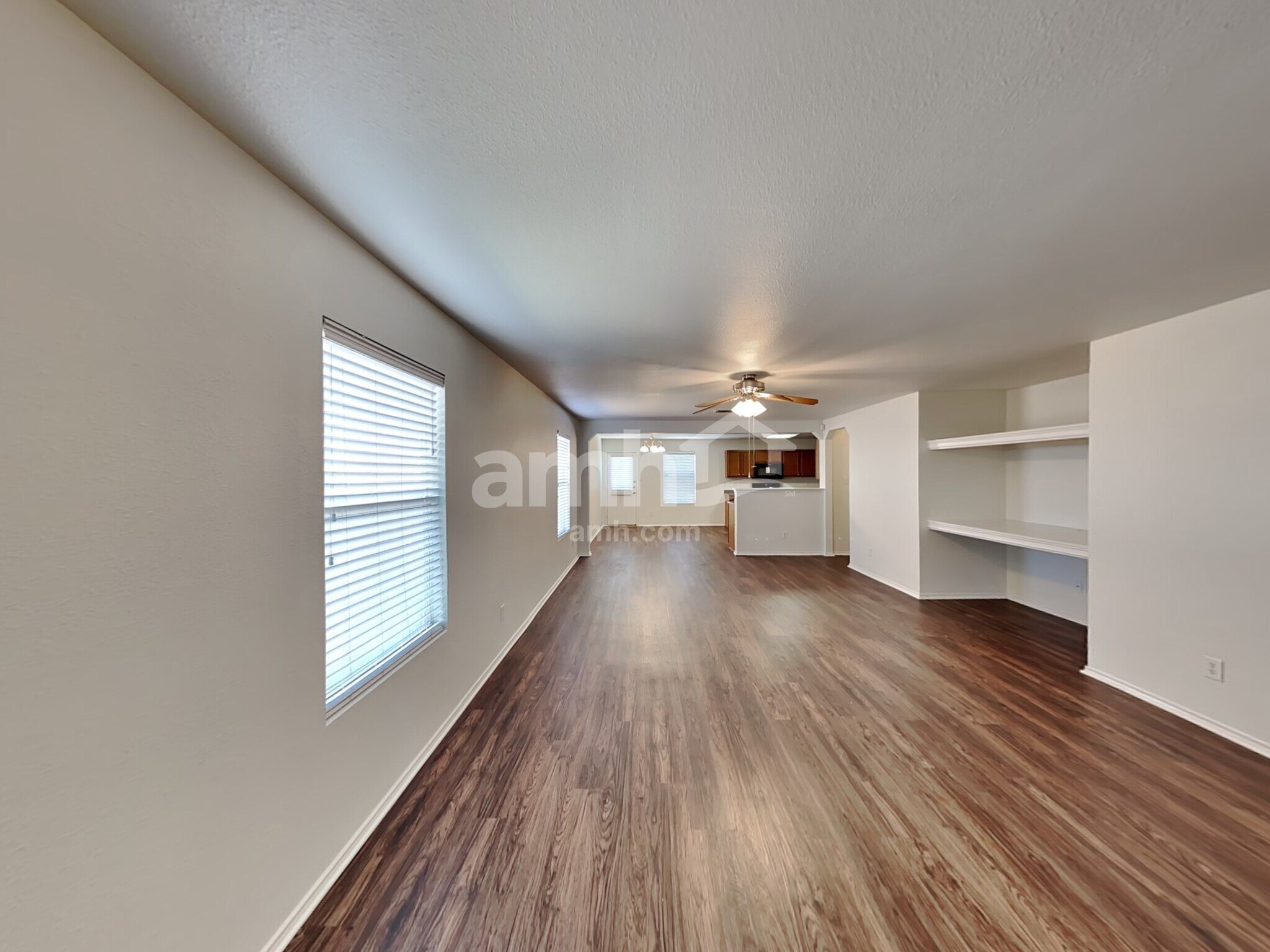 Building Photo - 217 N Willow Way