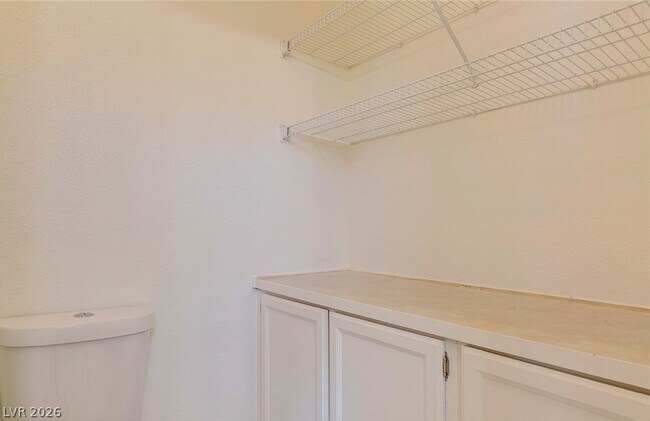 Building Photo - 7225 Scenic Hills Dr