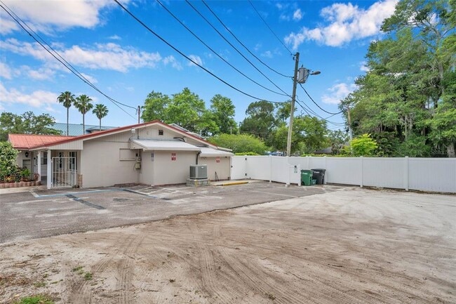 Building Photo - 125 5th Ave N